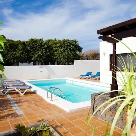 Casa Prieto - 3 Bedroom - Heated Pool And Wifi - Great For Families Puerto del Carmen (Lanzarote)